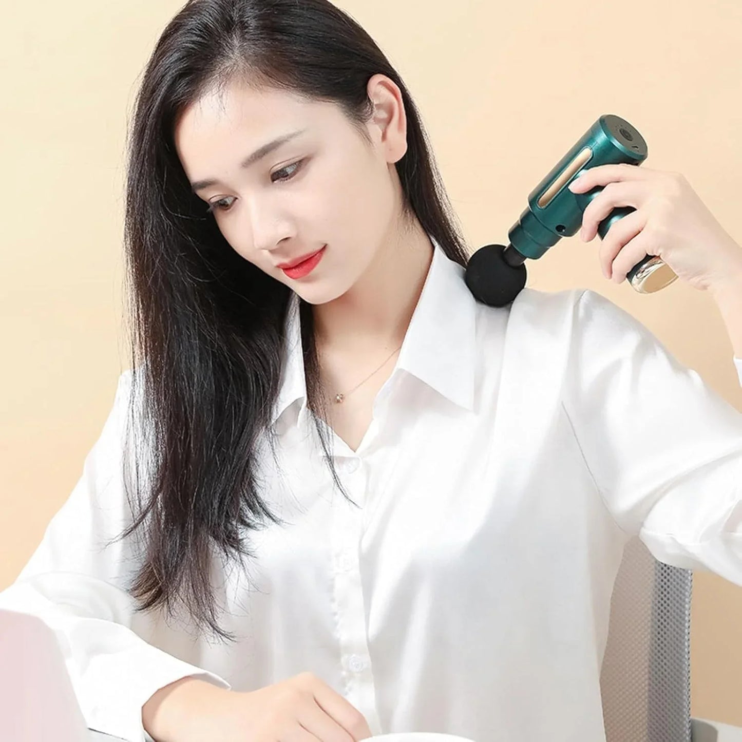 Handheld Muscle Massage Gun Deep Tissue Percussion Muscle Massager Gun Cordless Electric Massagers Neck Back with Massage Head for Workout Relaxation Sore Muscle and Stiffness